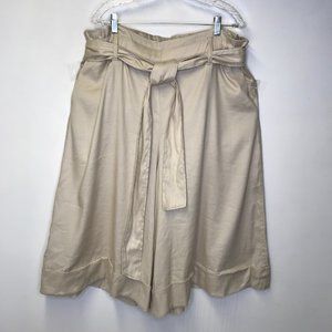 Lane Bryant 18/20 high rise capri pants faux cuff